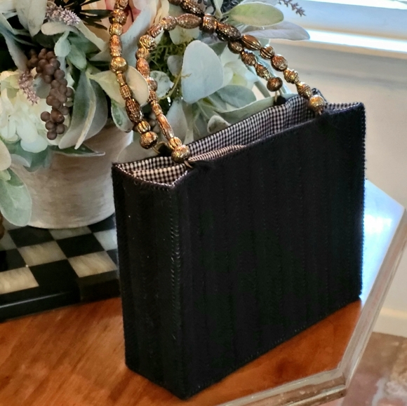 Small black knit paper bag purse with metal bead handle - Picture 2 of 6